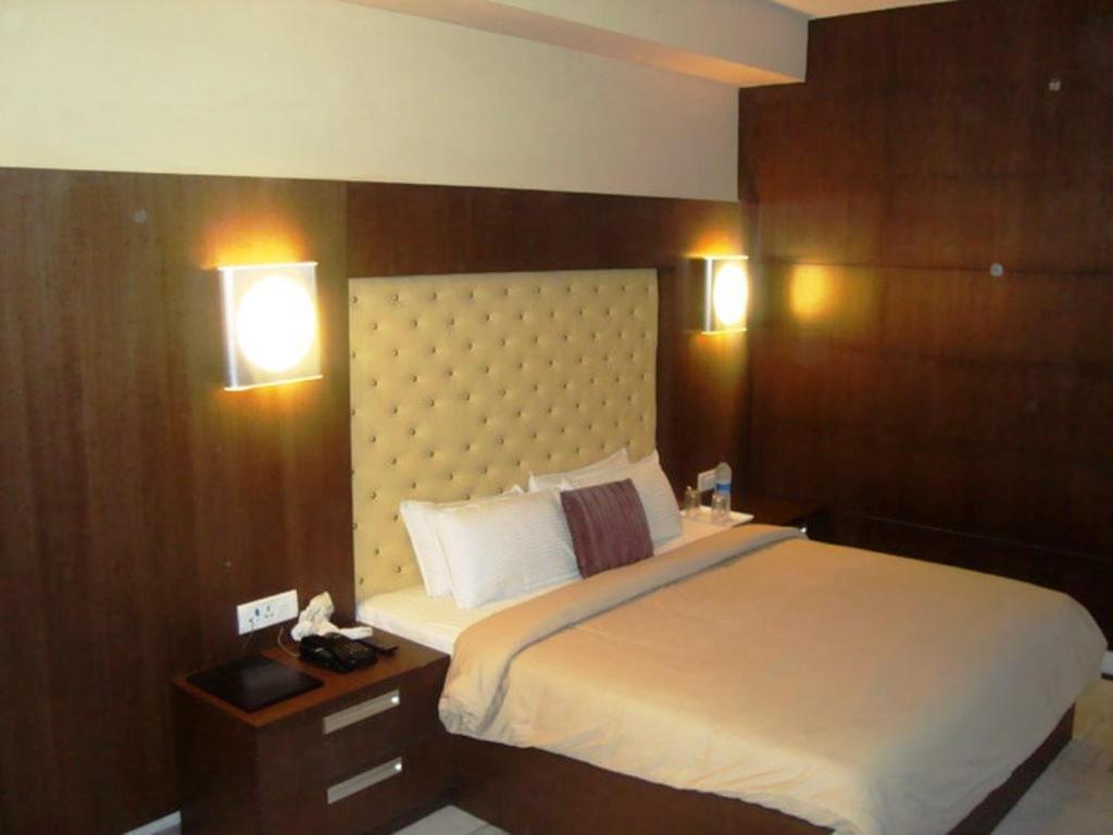 Chanson Grand Westend Delhi  Habitación foto